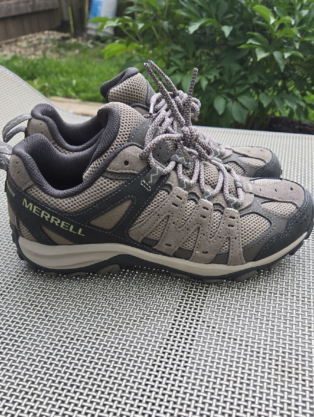 New! Merrell Womans Gray Hiking Shoe - Comfortable Trail Performance Size 8.5